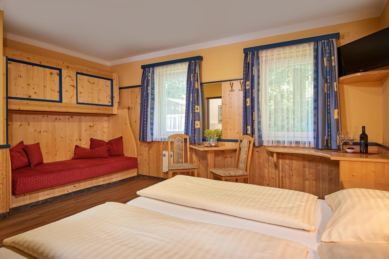 Hotel Hubertushof Flachau Bagian luar foto