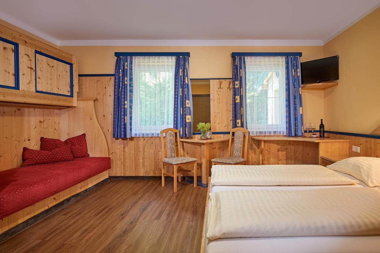 Hotel Hubertushof Flachau Bagian luar foto