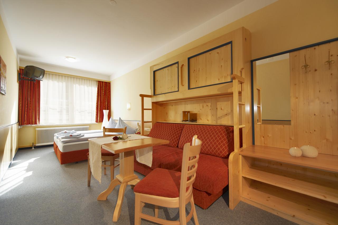 Hotel Hubertushof Flachau Bagian luar foto