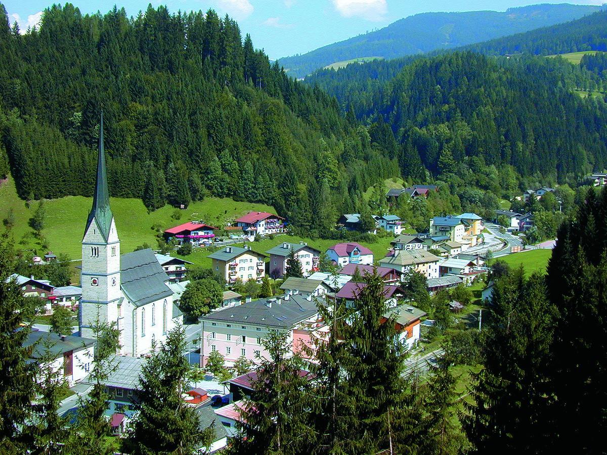 Hotel Hubertushof Flachau Bagian luar foto