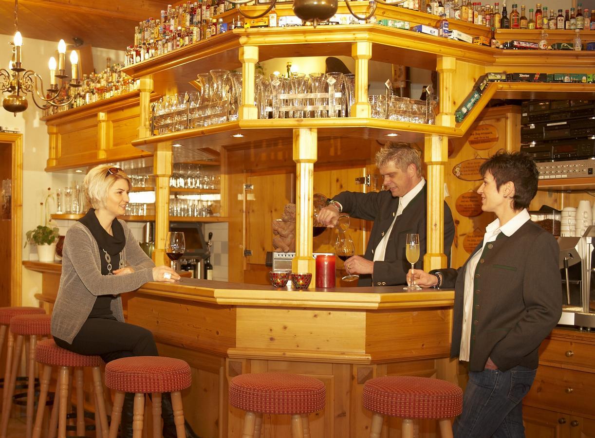 Hotel Hubertushof Flachau Bagian luar foto