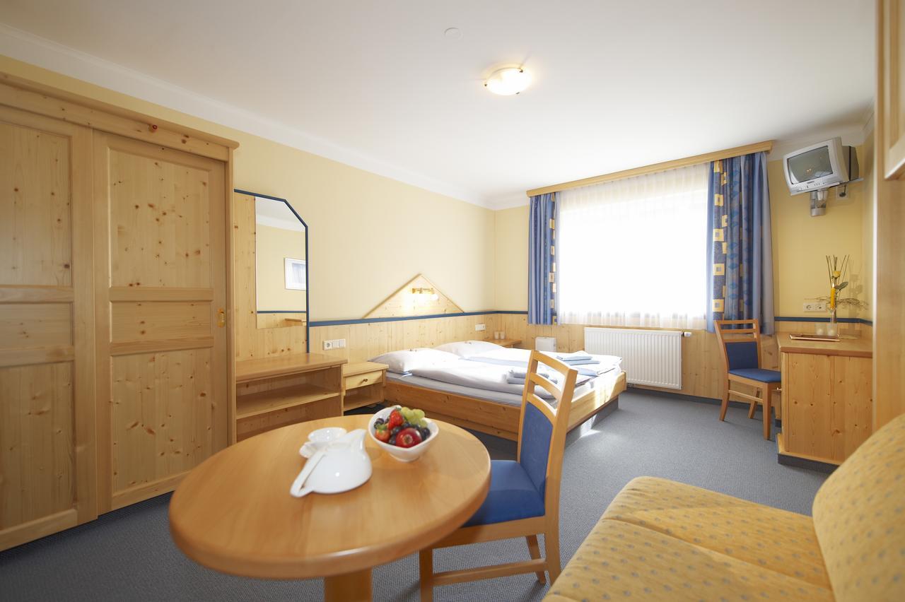 Hotel Hubertushof Flachau Bagian luar foto