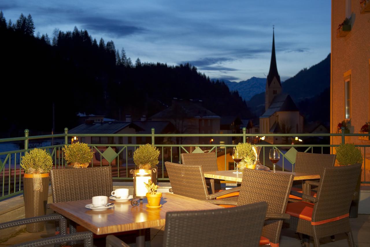 Hotel Hubertushof Flachau Bagian luar foto