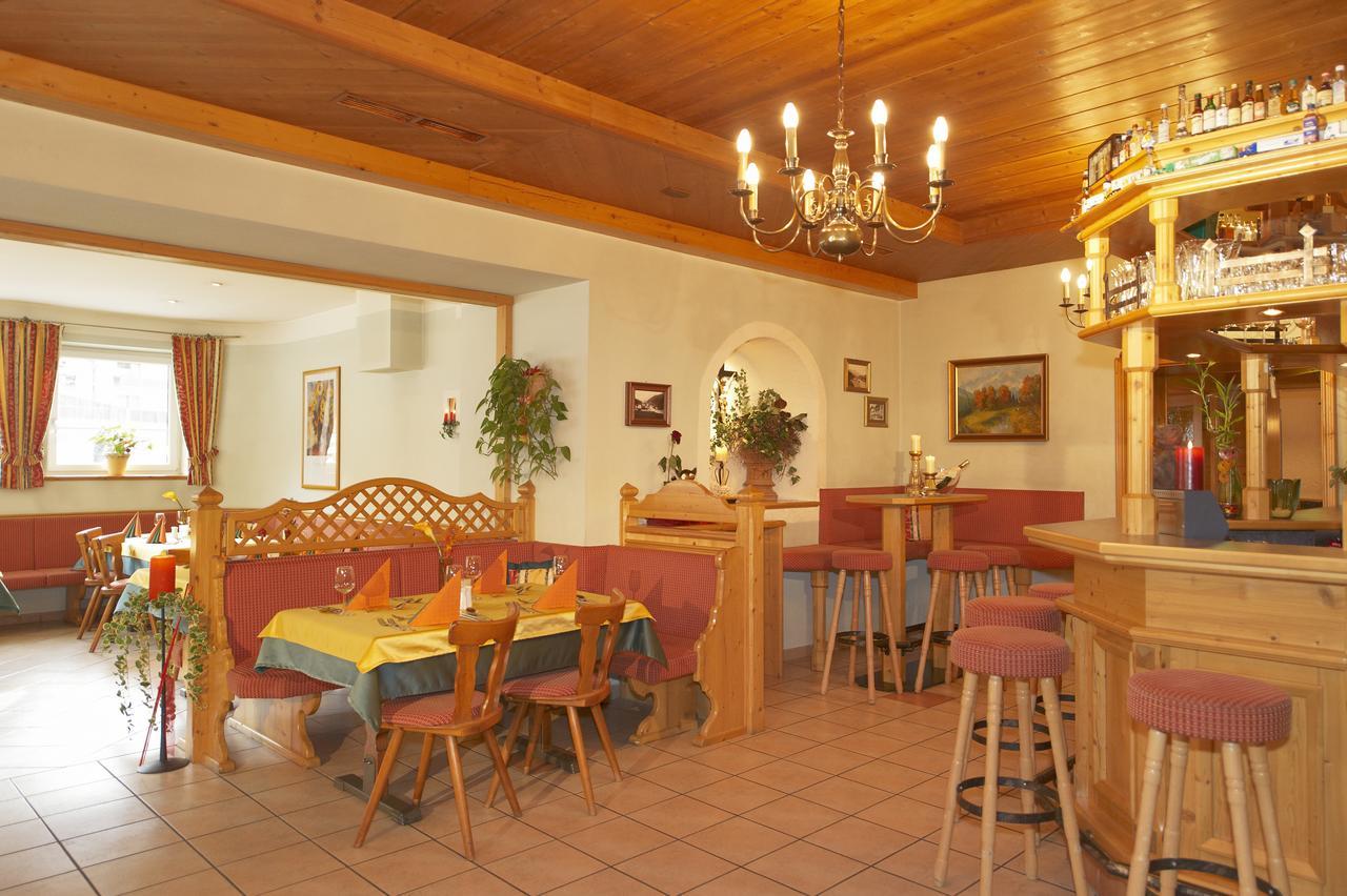 Hotel Hubertushof Flachau Bagian luar foto