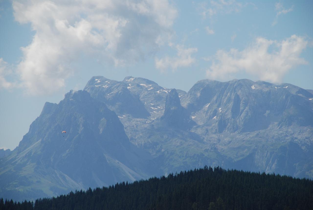 Hotel Hubertushof Flachau Bagian luar foto