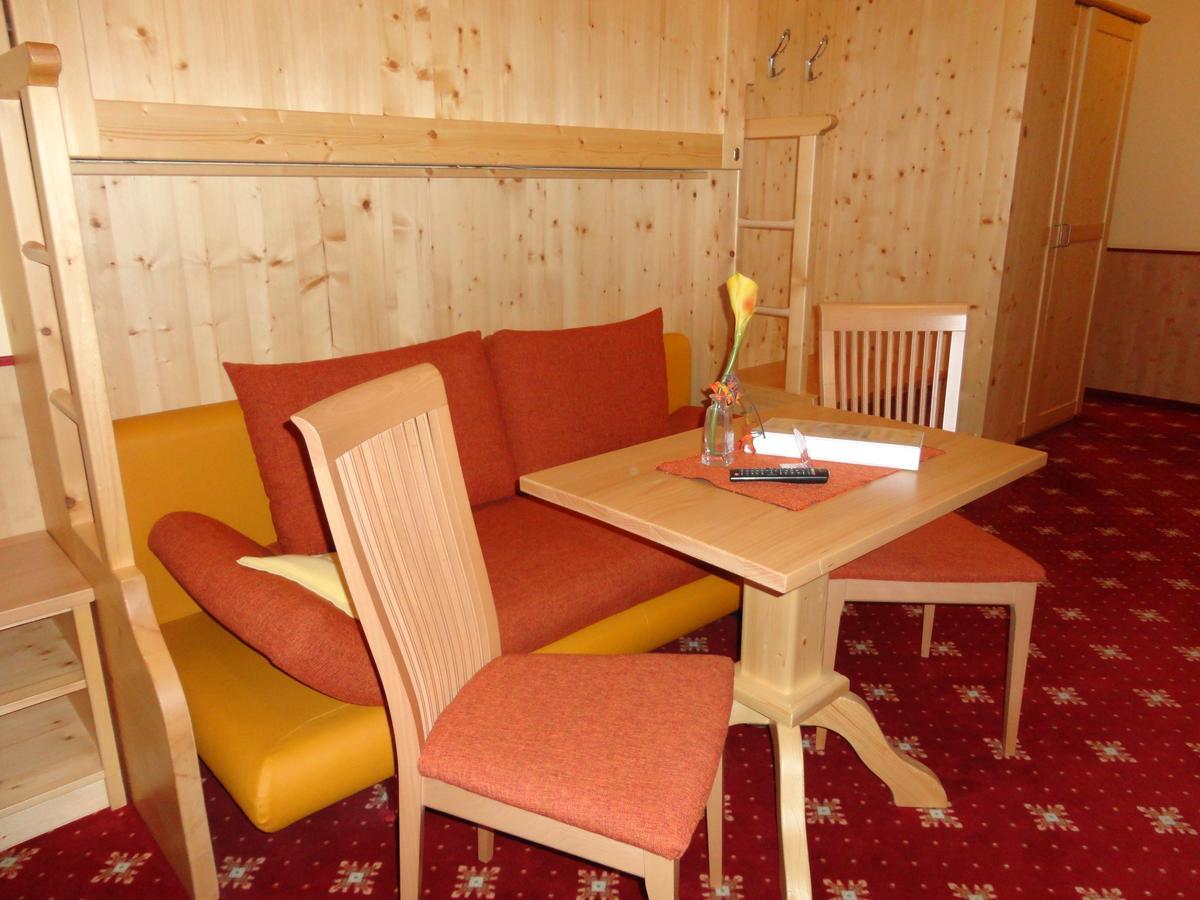 Hotel Hubertushof Flachau Bagian luar foto