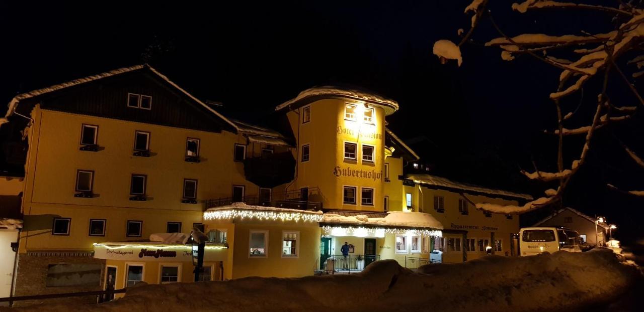 Hotel Hubertushof Flachau Bagian luar foto